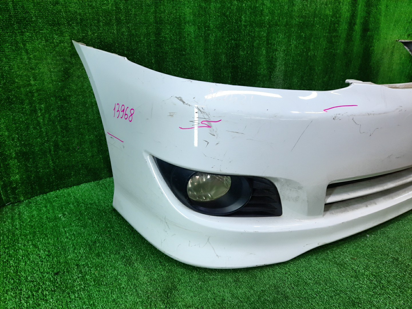 Бампер передний TOYOTA IPSUM ACM21W, ACM26W 13968 2 ракурс