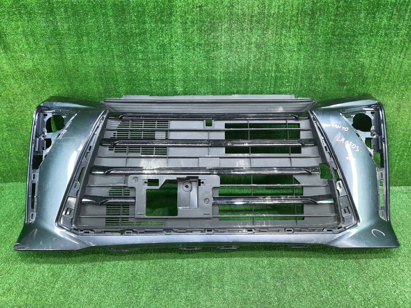 Бампер передний DAIHATSU TANTO LA650S 14025 1 ракурс