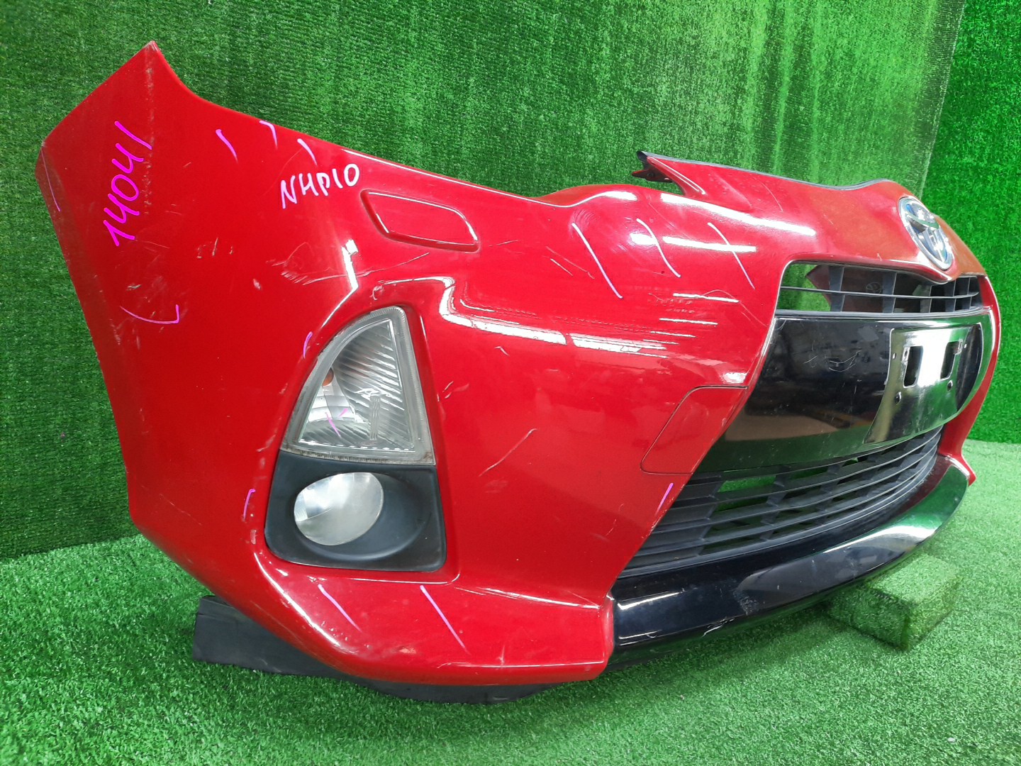 Бампер передний TOYOTA AQUA NHP10 14041 2 ракурс
