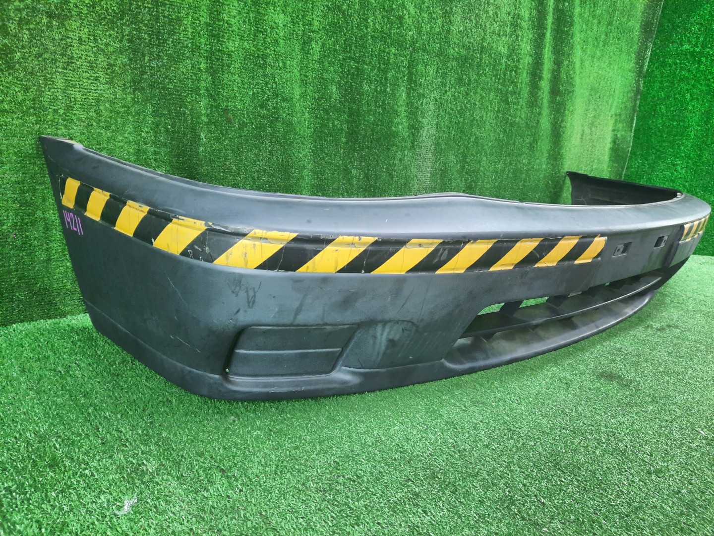 Бампер передний NISSAN AVENIR W10 14211 2 ракурс