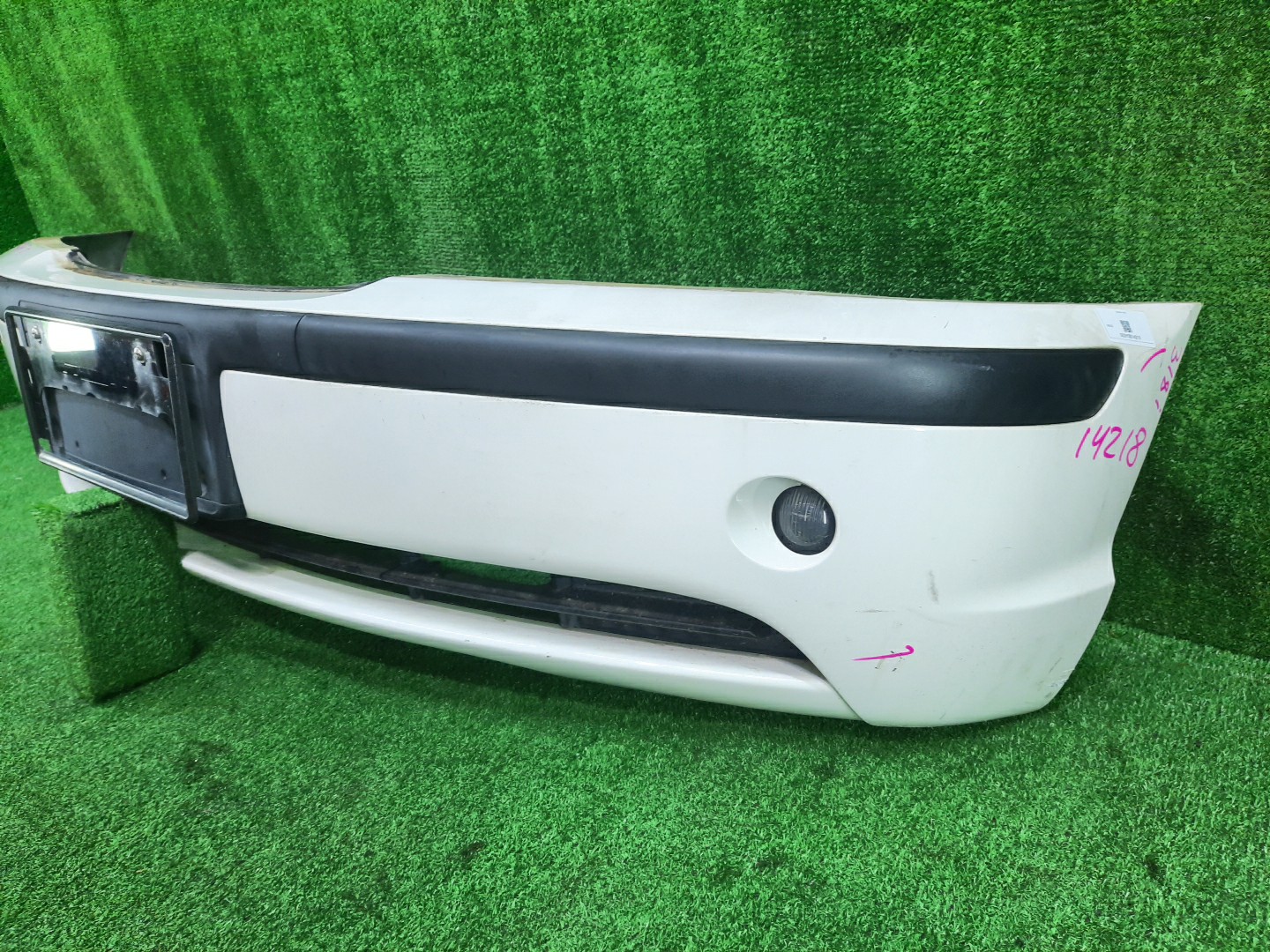 Бампер передний BMW 3-Series, 320i, 330i, 318ti, 316ti, 318i, 325i AV30, AV25, AY20, AV22, AL19, AM20, AU20, AT18, E46 SEDAN 3 ракурс