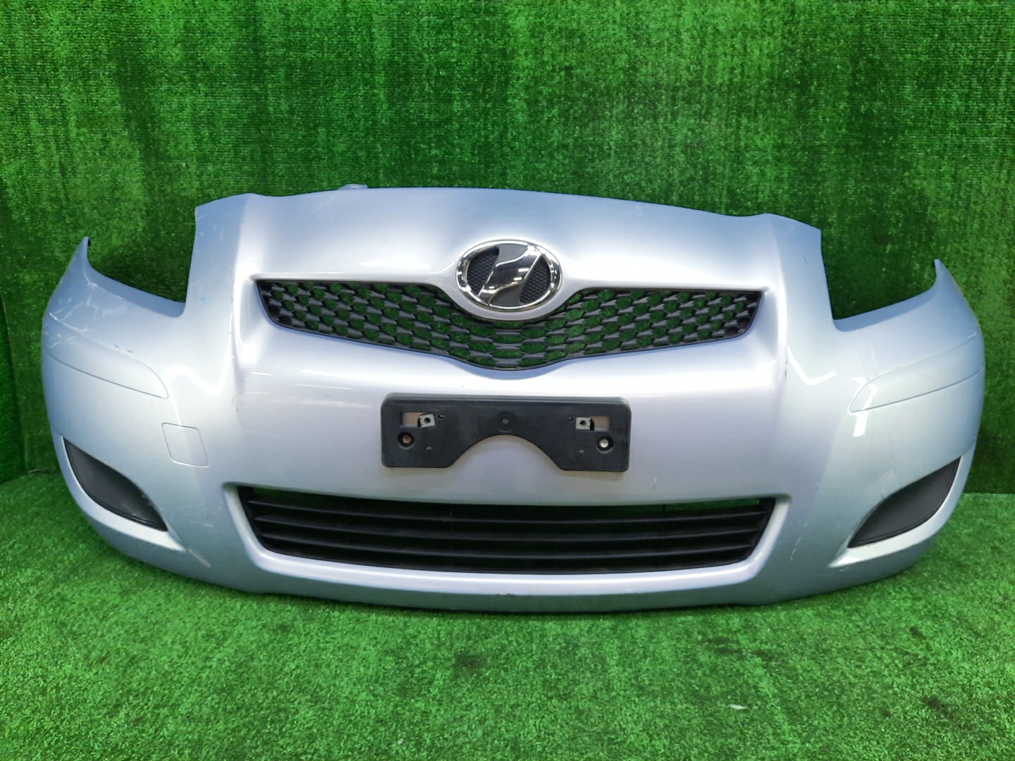 Бампер передний TOYOTA VITZ, YARIS NCP96, SCP90, KSP90, NCP95, NCP91 14237 1 ракурс