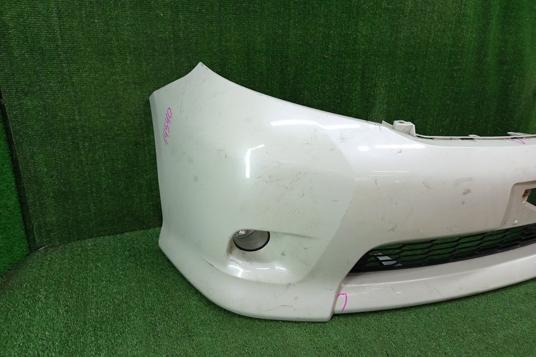 Бампер передний TOYOTA ISIS ZNM10, ZNM10W, ANM10, ANM10W, ANM15, ANM15W, ZGM10, ZGM10W, ZGM11, ZGM11W, ZGM15, ZGM15W, ANM10G, ZGM10G, ANM15G, ZNM10G, ZGM11G, ZGM15G 14540 2 ракурс