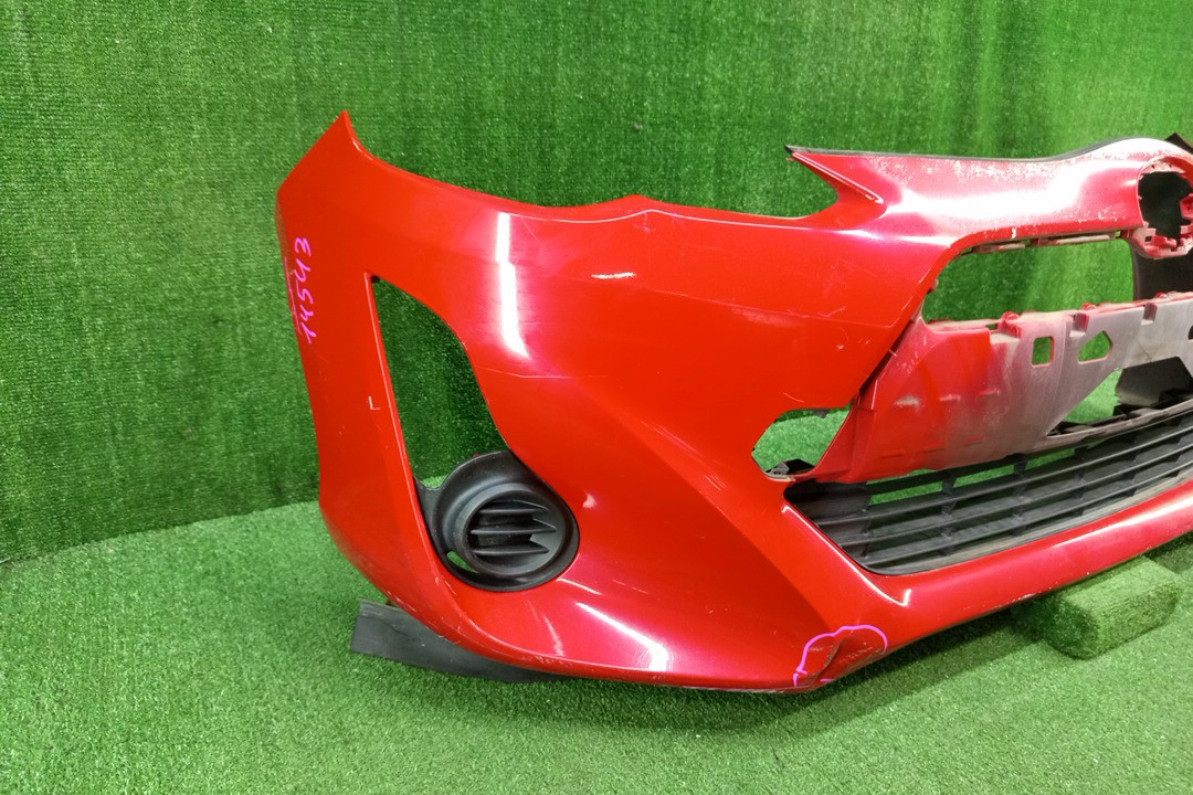 Бампер передний TOYOTA AQUA NHP10 14543 2 ракурс