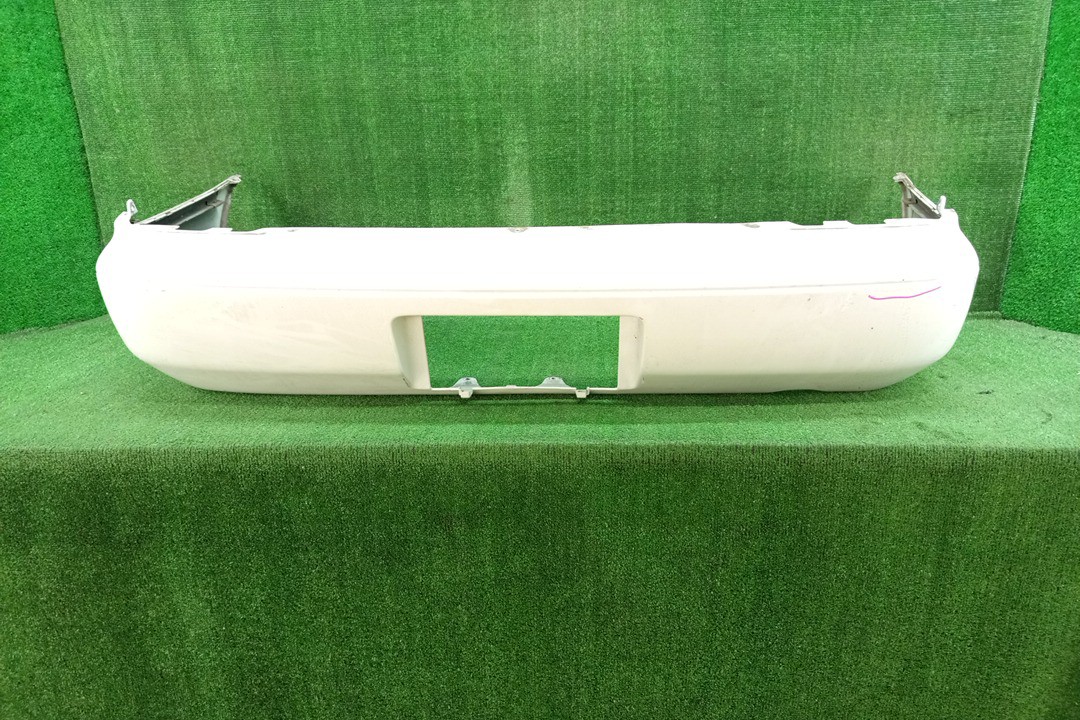 Бампер задний TOYOTA SPRINTER AE100, AE101, AE109, EE101, AE104, CE107, CE100, CE109, EE108 SEDAN 1 ракурс Бампер задний TOYOTA SPRINTER AE100, AE101, AE109, EE101, AE104, CE107, CE100, CE109, EE108 SEDAN 1 ракурс