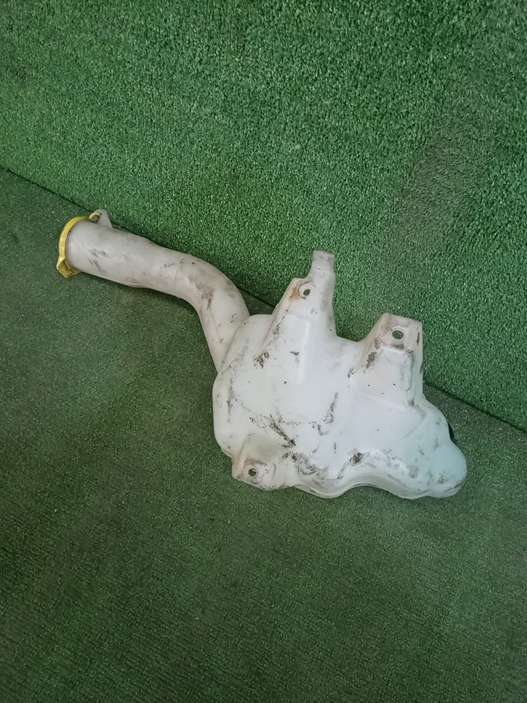 Бачок омывателя CHRYSLER 300C LX 1542 2 ракурс