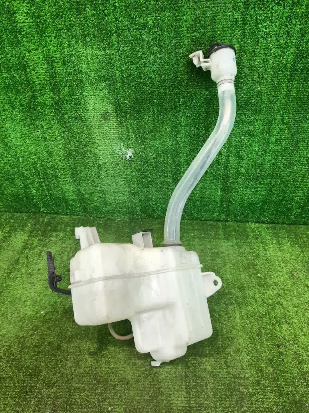 Бачок омывателя TOYOTA VOXY ZRR80G 1659 2 ракурс