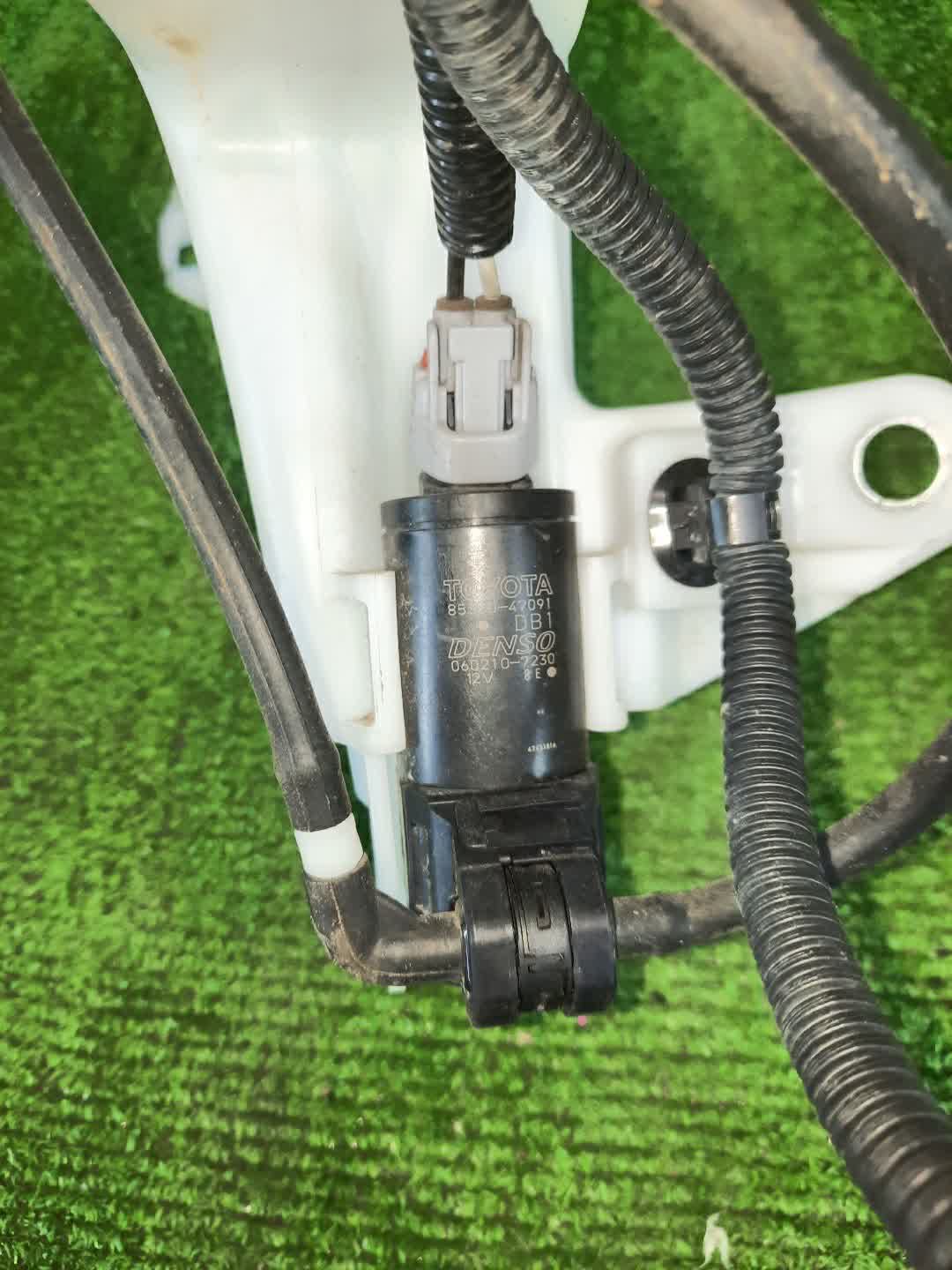 Бачок омывателя TOYOTA AQUA MXPK11 1711 3 ракурс