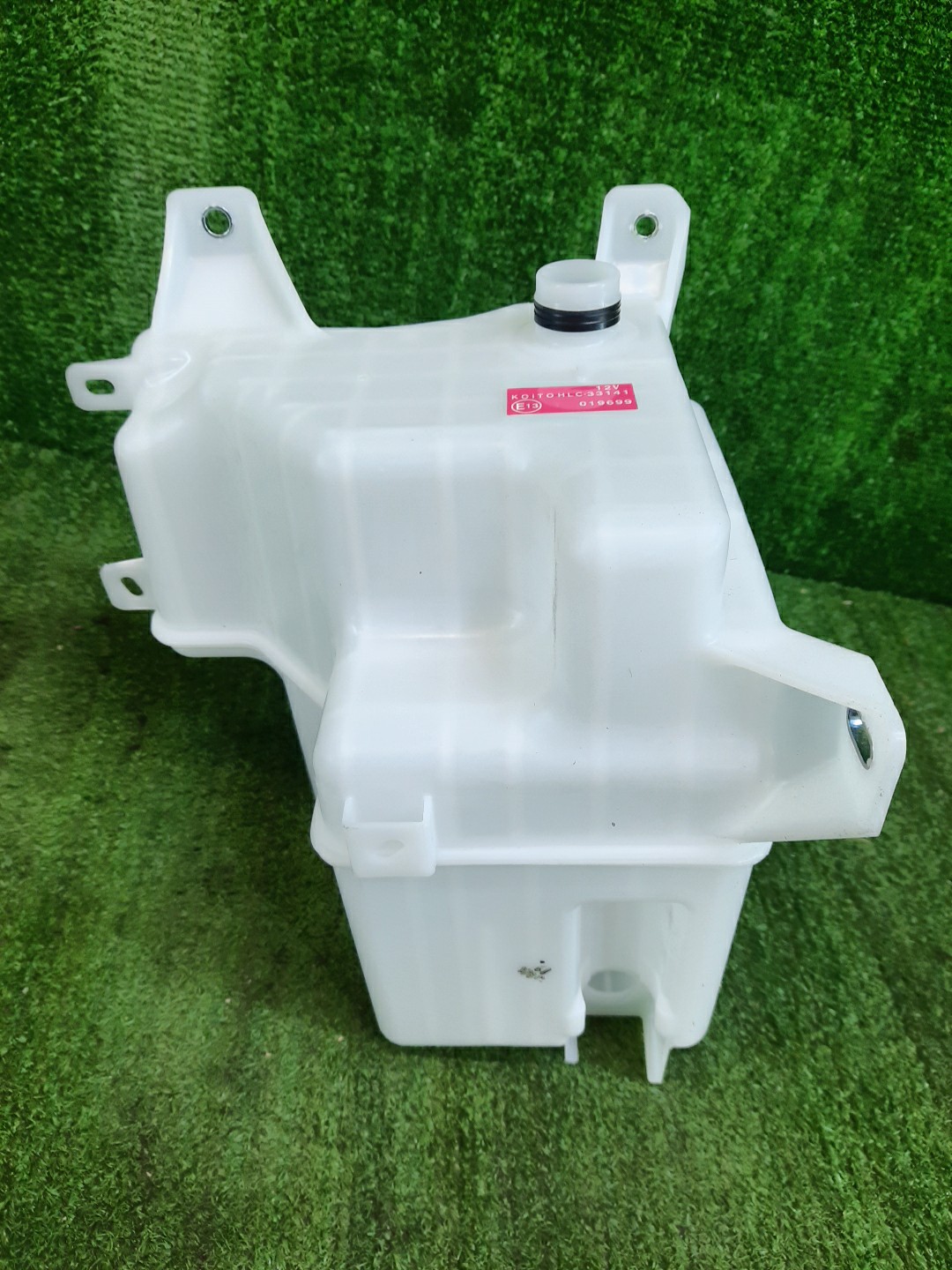 Бачок омывателя LEXUS RX450H GYL25W 85355-48070 1 ракурс