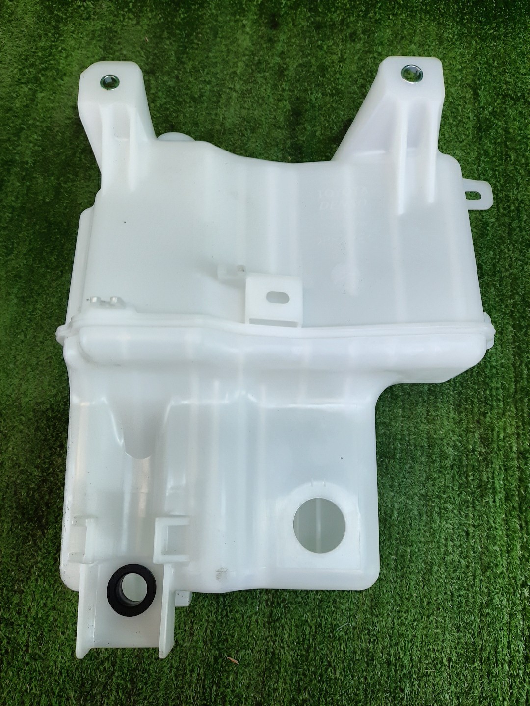 Бачок омывателя LEXUS RX450H GYL25W 85355-48070 2 ракурс