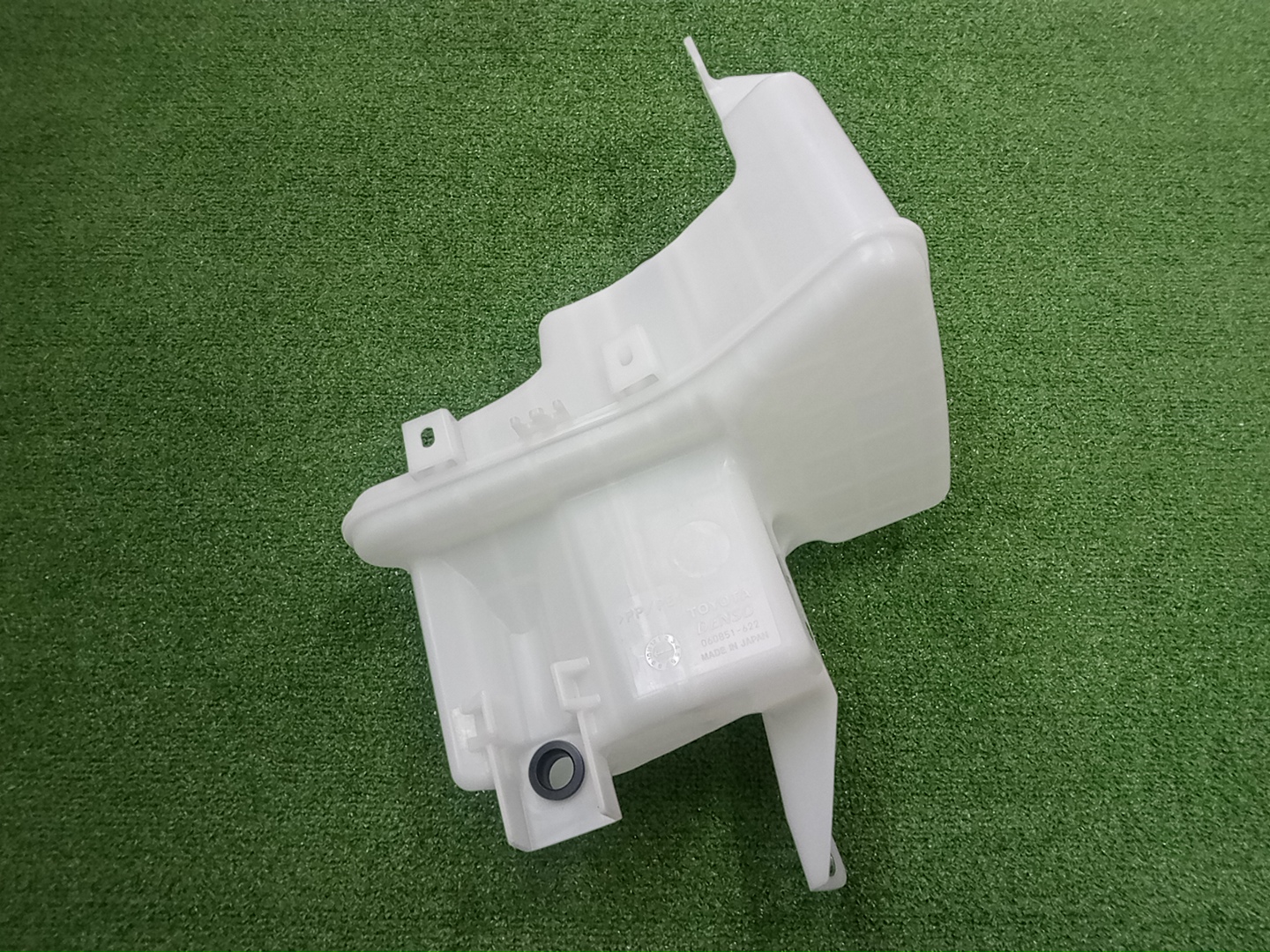 Бачок омывателя TOYOTA C-HR NGX10 85315-10300 1 ракурс