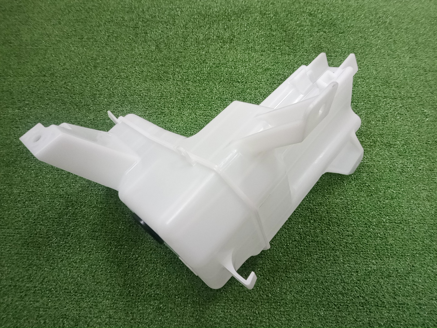 Бачок омывателя TOYOTA ALPHARD, VELLFIRE AGH35W, AYH30W, AGH30W, GGH30W 85315-58030 3 ракурс