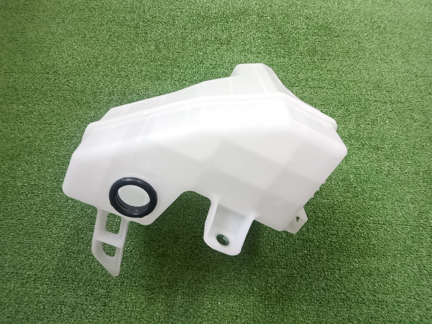 Бачок омывателя TOYOTA VOXY MZRA90W 85315-V1010 3 ракурс