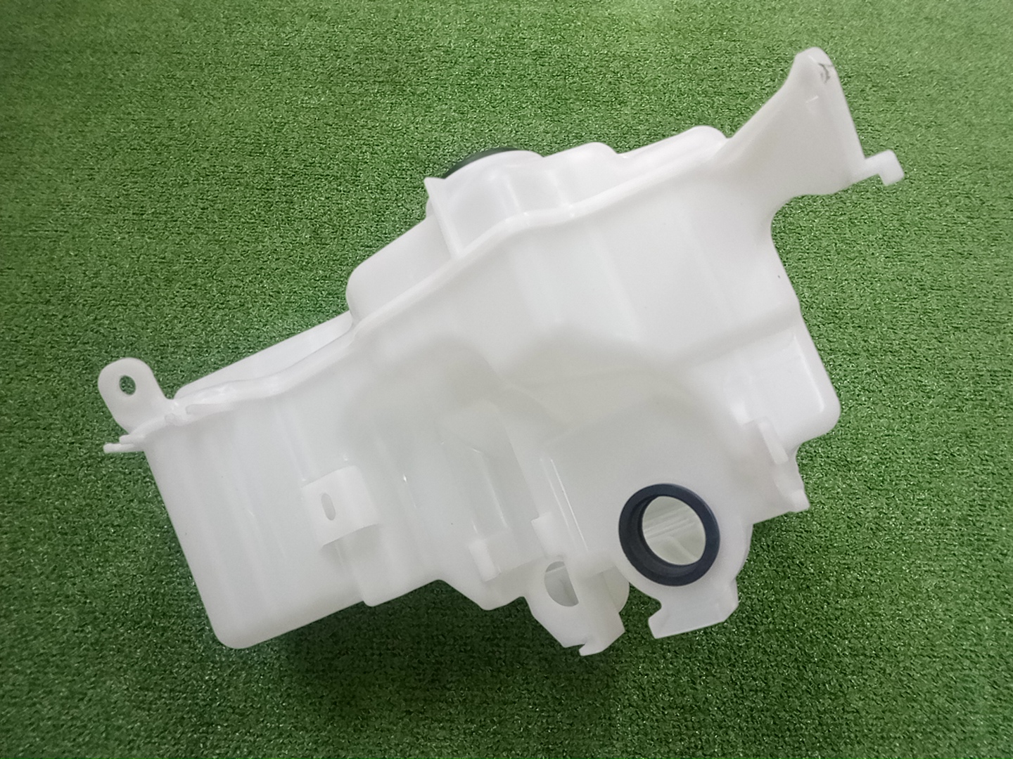 Бачок омывателя TOYOTA CROWN AWS210 85355-30070 2 ракурс Бачок омывателя TOYOTA CROWN AWS210 85355-30070 2 ракурс