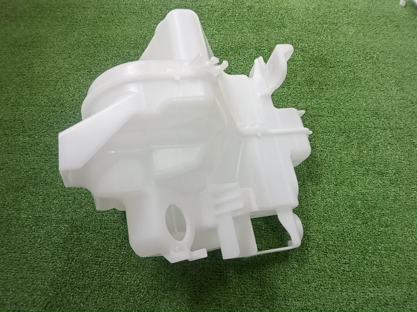 Бачок омывателя SUBARU FORESTER SKE 86631SJ010 2 ракурс