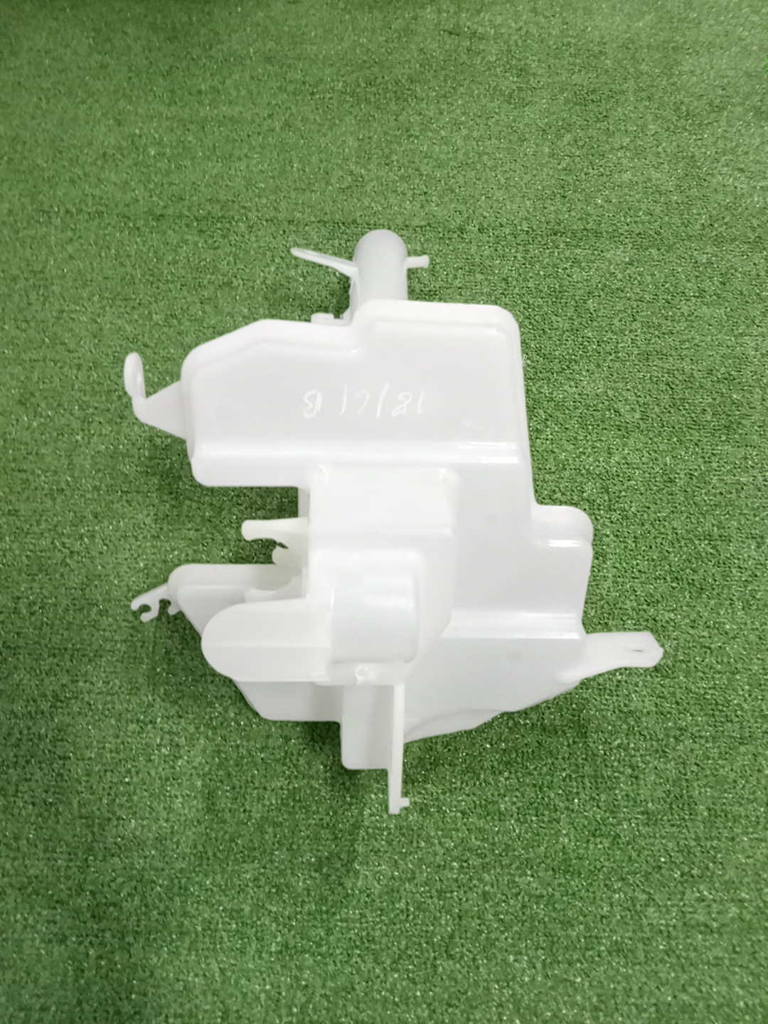 Бачок омывателя HONDA WR-V DG5 76841-31X-K01 3 ракурс Бачок омывателя HONDA WR-V DG5 76841-31X-K01 3 ракурс