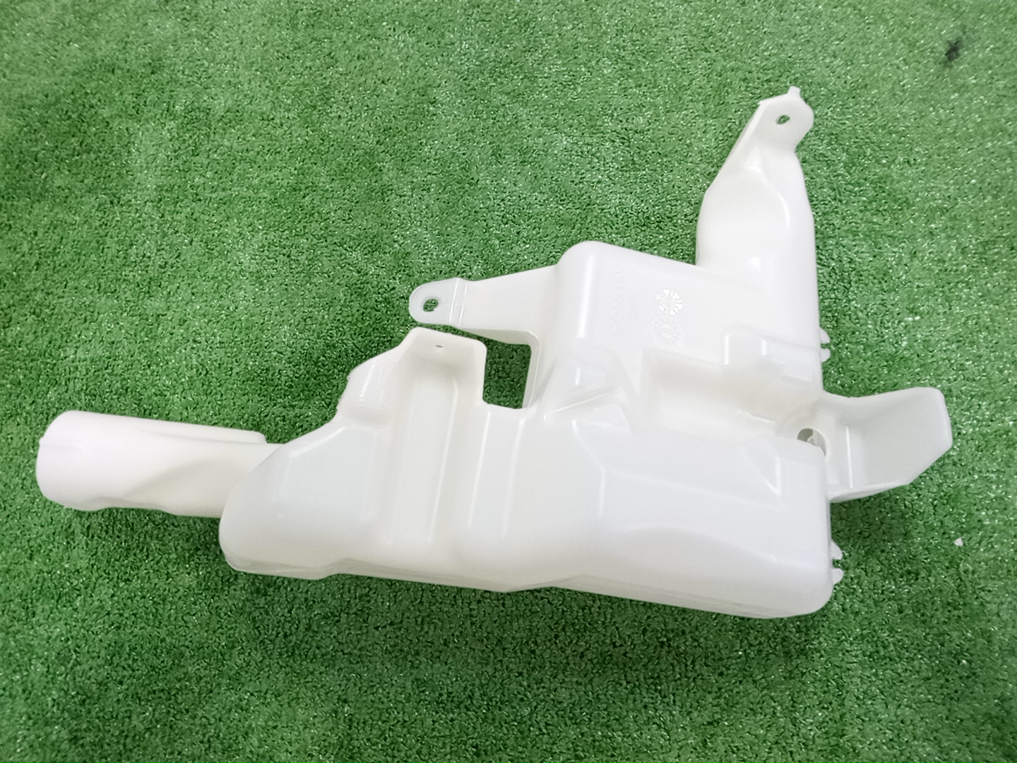 Бачок омывателя HONDA CIVIC FK7 76841-TGG-E01 2 ракурс