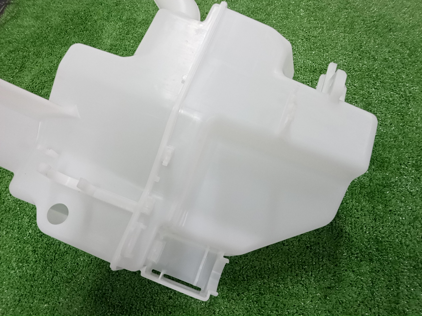 Бачок омывателя SUBARU OUTBACK BT5 86631AN010 3 ракурс