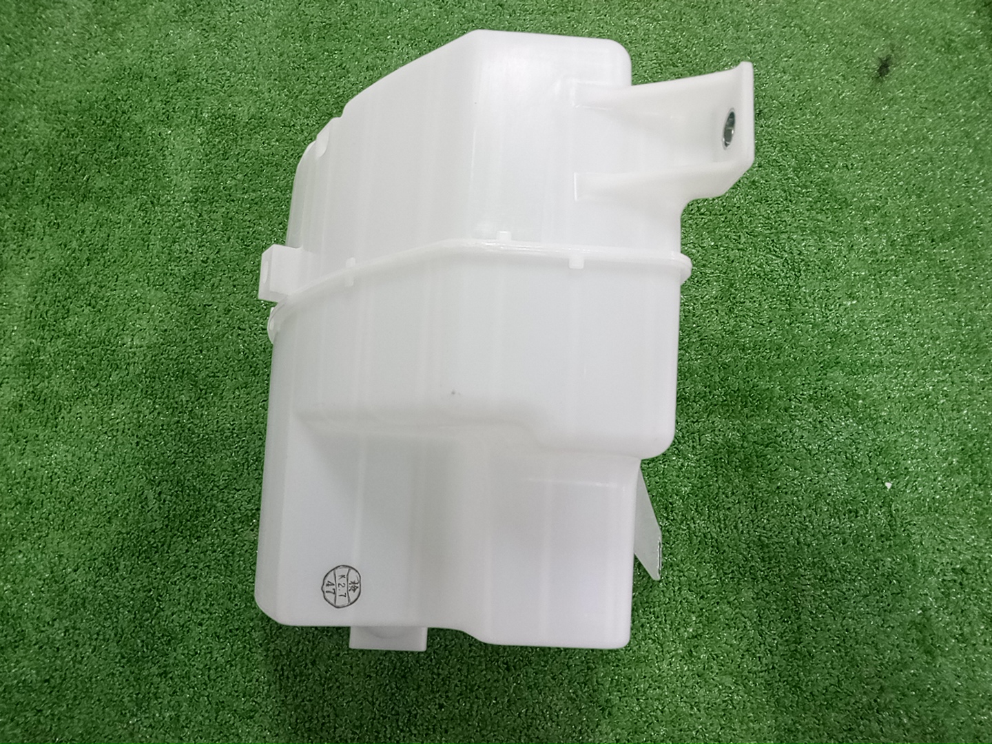 Бачок омывателя TOYOTA CAMRY AXVH70 85315-33530 3 ракурс