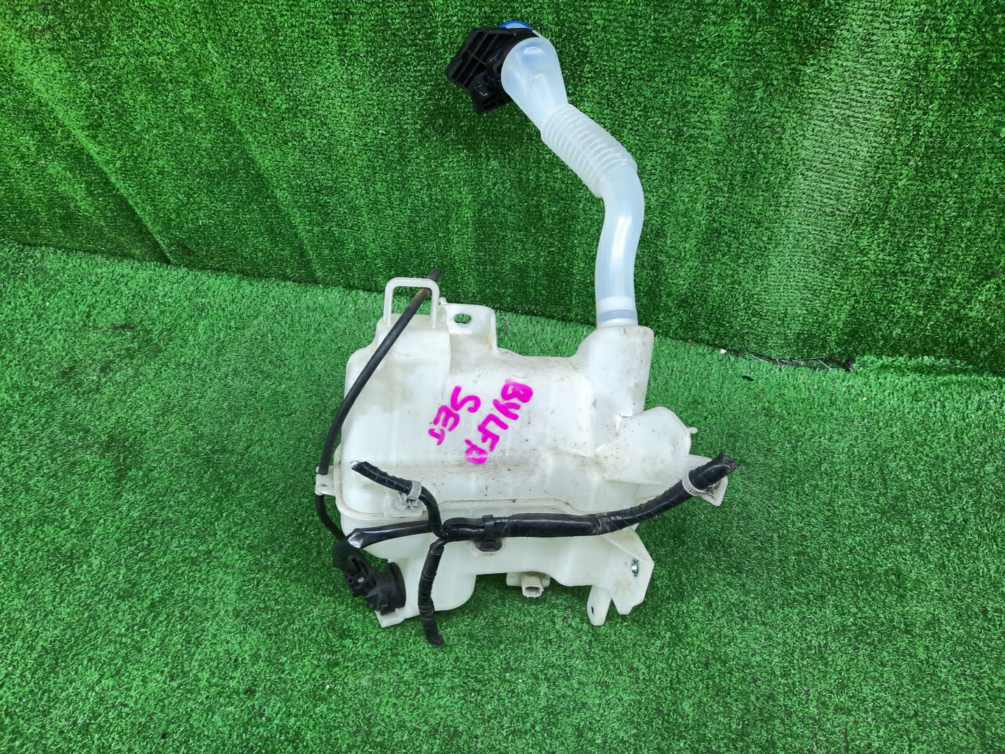 Бачок омывателя MAZDA AXELA BYEFP 1914 2 ракурс