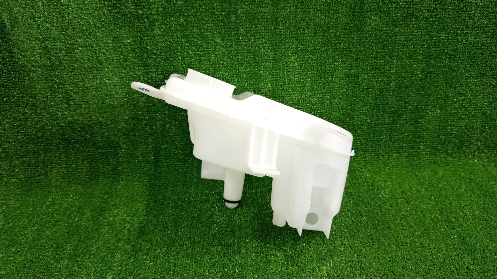 Бачок омывателя MAZDA ROADSTER ND5RC N243-67-481 1 ракурс