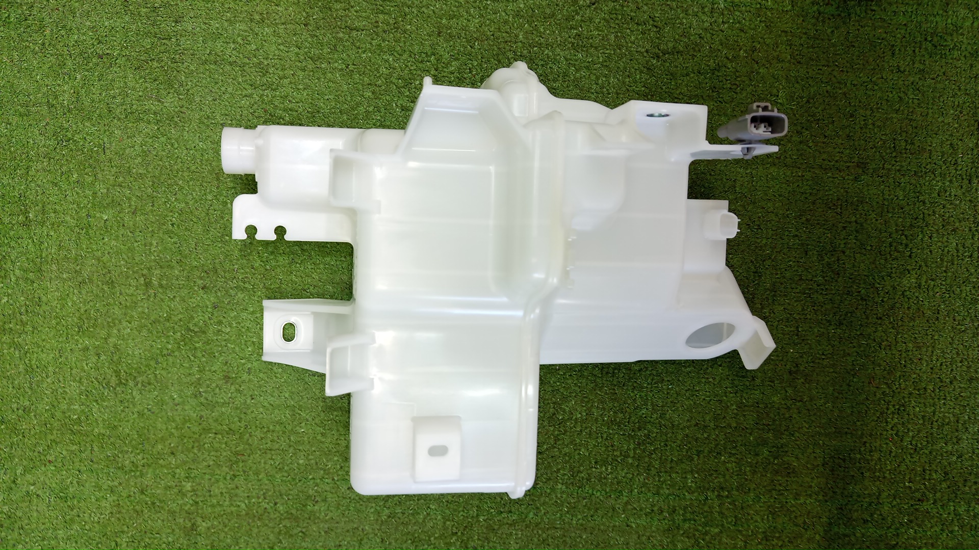 Бачок омывателя MAZDA CX-5 KF2P KD45-67-481 1 ракурс