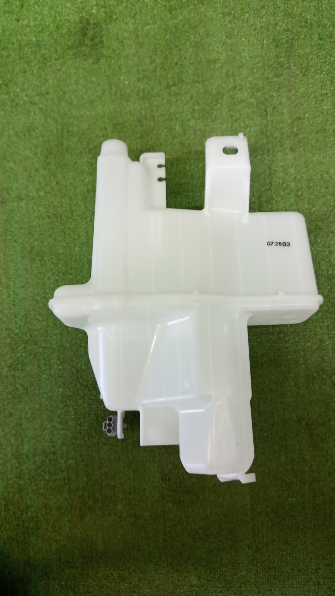 Бачок омывателя MAZDA CX-5 KF2P KD45-67-481 2 ракурс