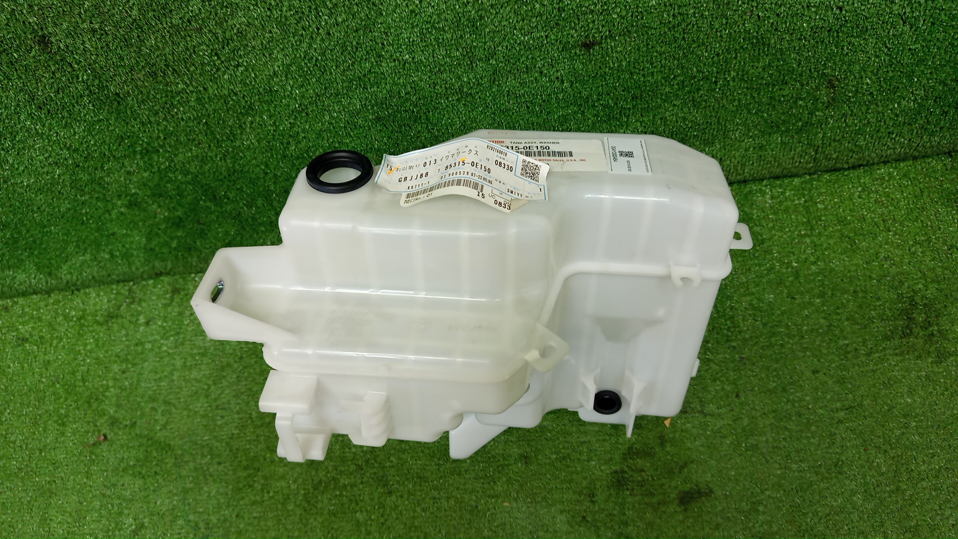 Бачок омывателя TOYOTA HIGHLANDER GSU70 85315-0E150 1 ракурс Бачок омывателя TOYOTA HIGHLANDER GSU70 85315-0E150 1 ракурс