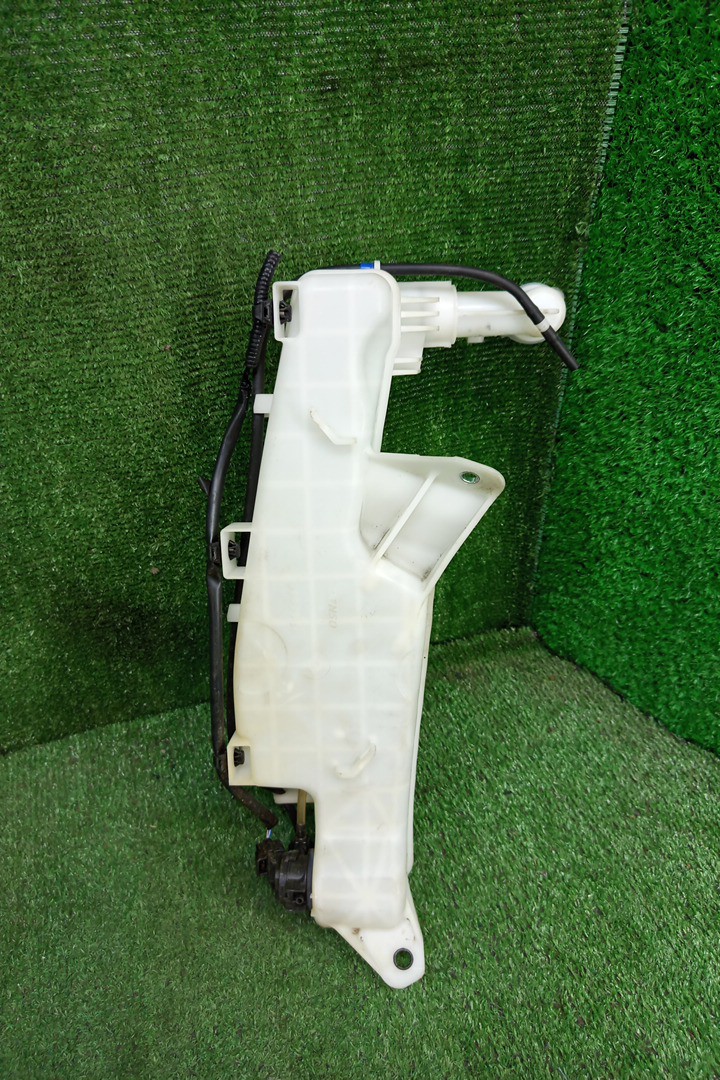 Бачок омывателя TOYOTA RAIZE A200A 2000 2 ракурс