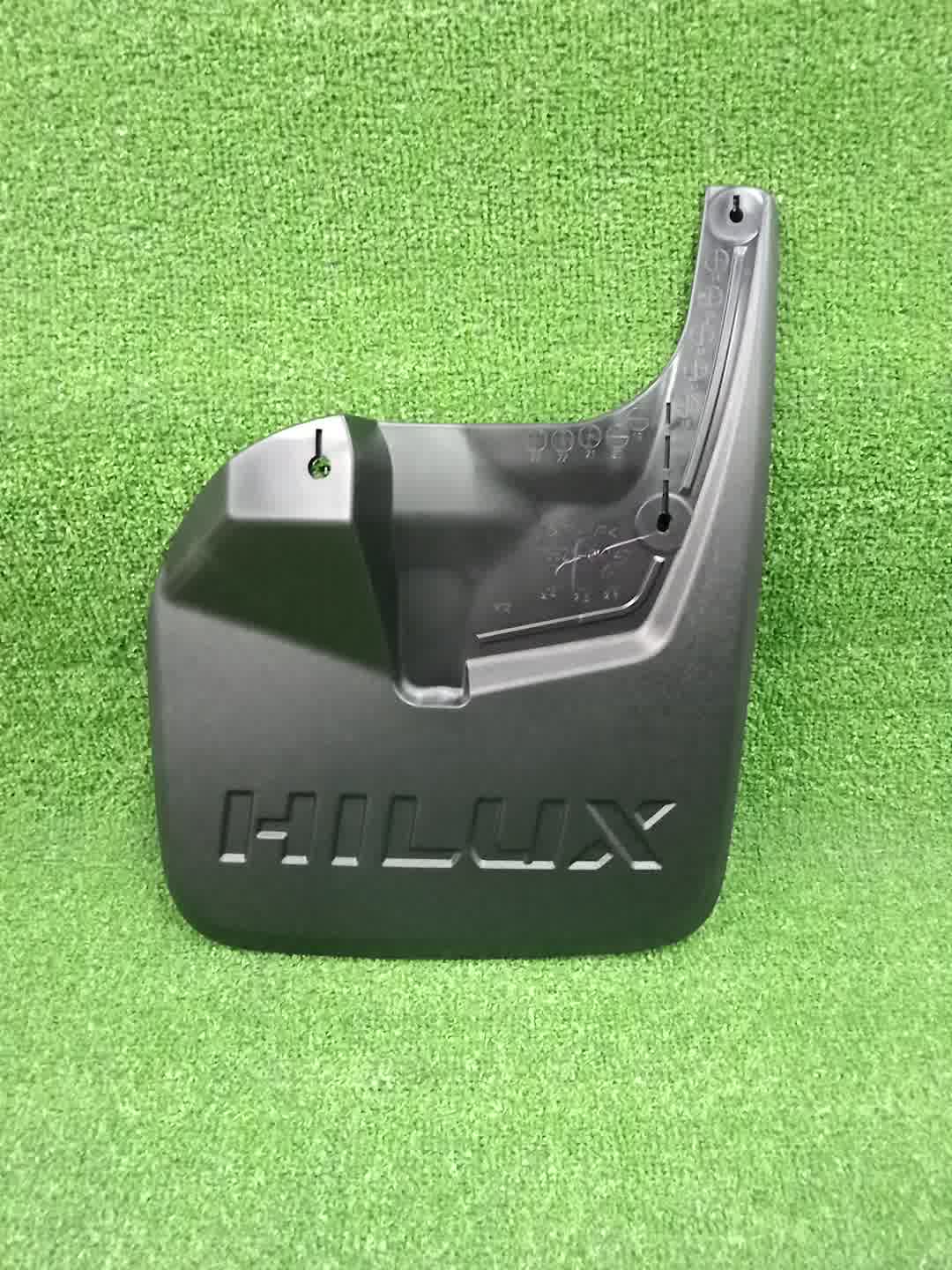Брызговик правый передний TOYOTA HILUX GUN125 76621-0K140 1 ракурс