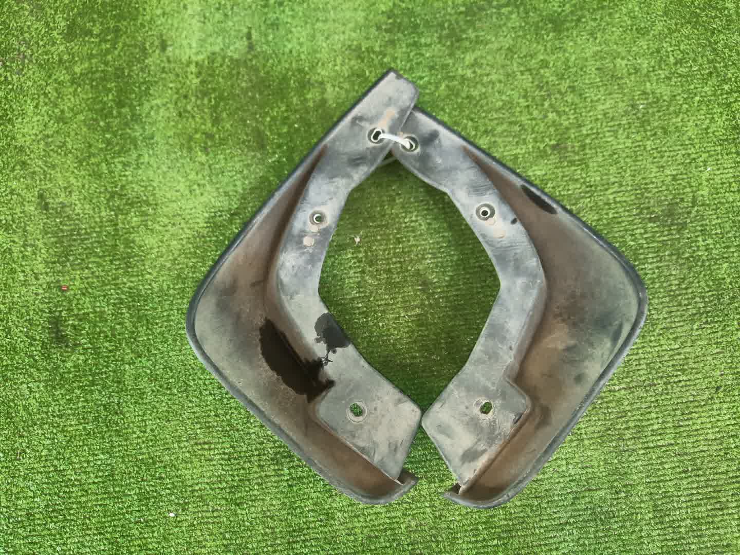 Брызговик левый передний HONDA CIVIC EU4 2 ракурс