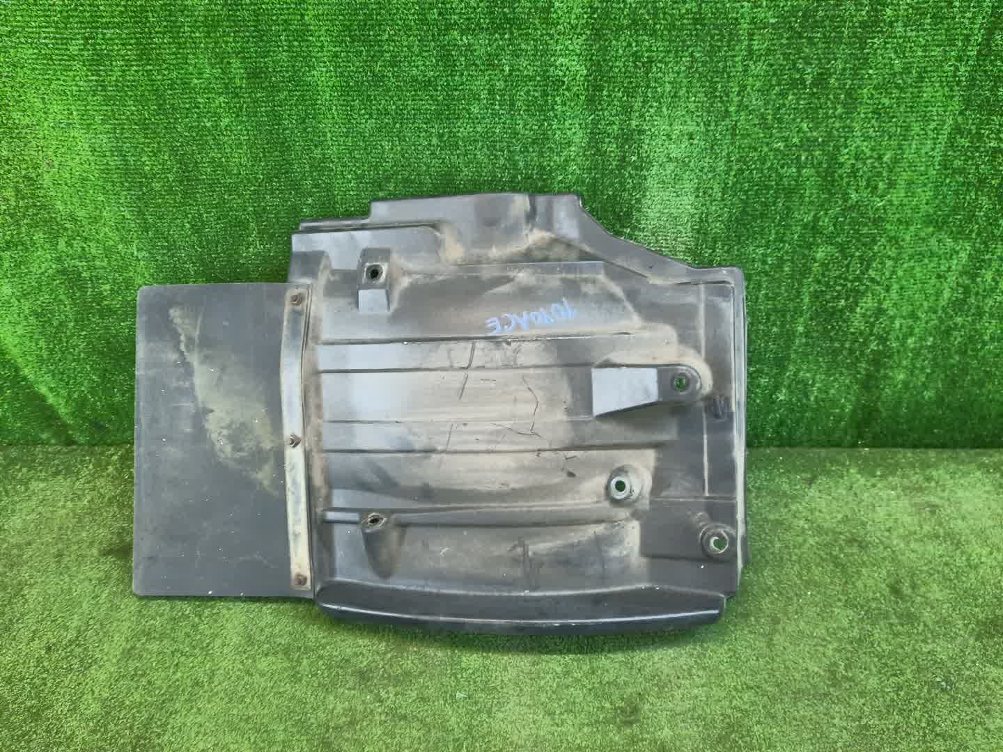 Брызговик правый TOYOTA TOYOACE XZU341 53715-37110 3 ракурс