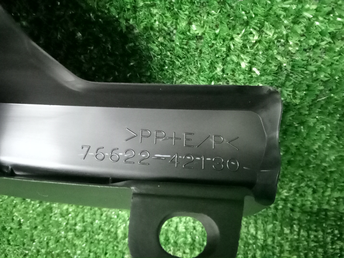 Брызговик левый передний TOYOTA RAV4 MXAA54 76622-42130 3 ракурс