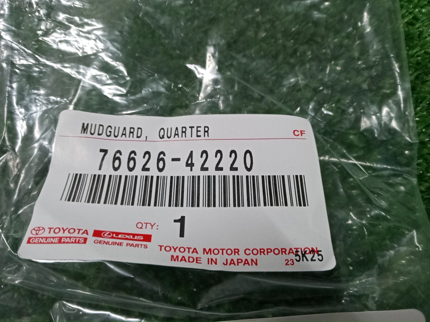 Брызговик левый задний TOYOTA RAV4 MXAA54 76626-42220 4 ракурс