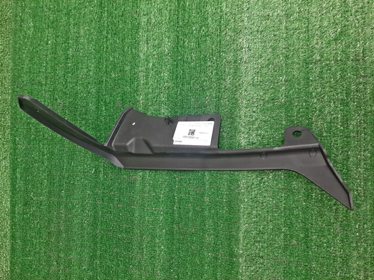 Брызговик левый передний TOYOTA RAV4 AXAH54 53896-42110 2 ракурс