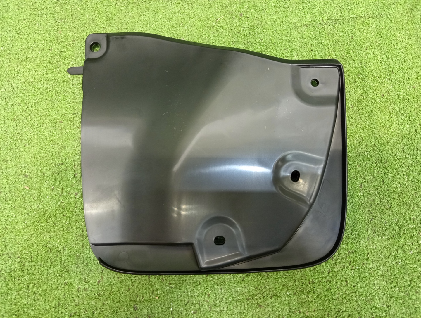 Брызговик левый передний TOYOTA LAND CRUISER VJA300W 76622-60180 2 ракурс