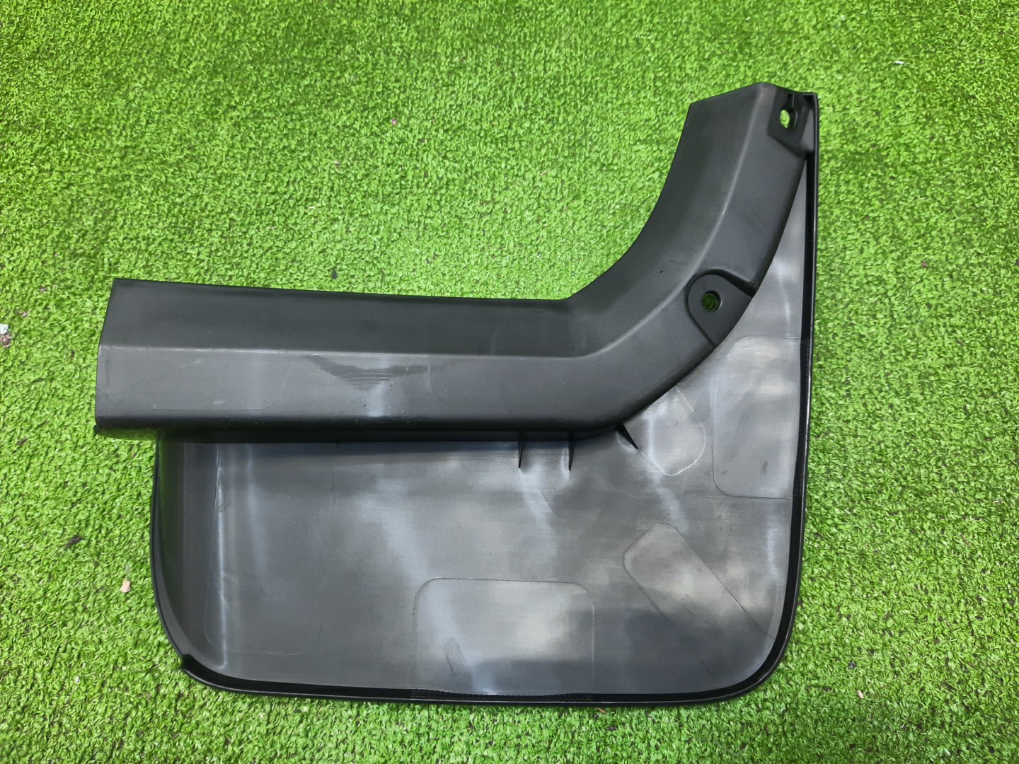 Брызговик левый задний TOYOTA LAND CRUISER VJA300W 76626-60390 4 ракурс