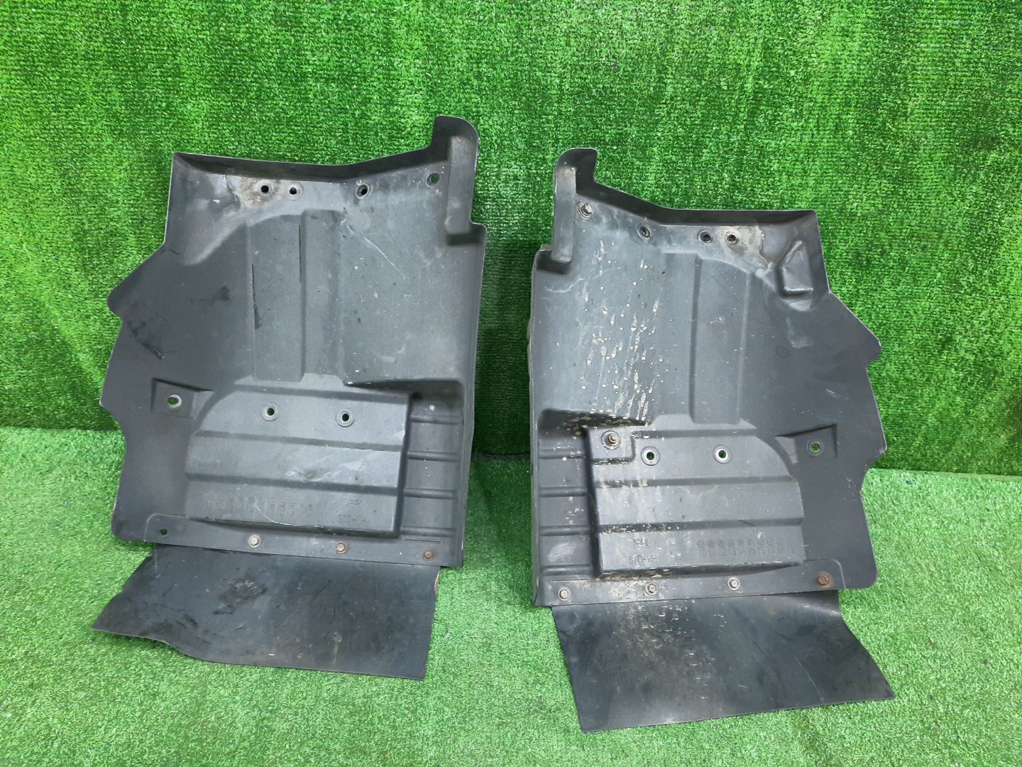 Брызговик левый MITSUBISHI FUSO CANTER FBA00 2 ракурс