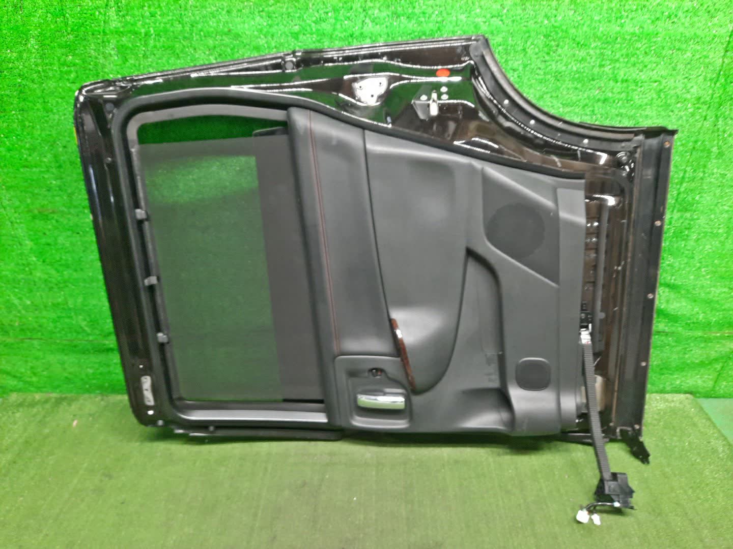Дверь правая задняя NISSAN ELGRAND E52 0765 2 ракурс