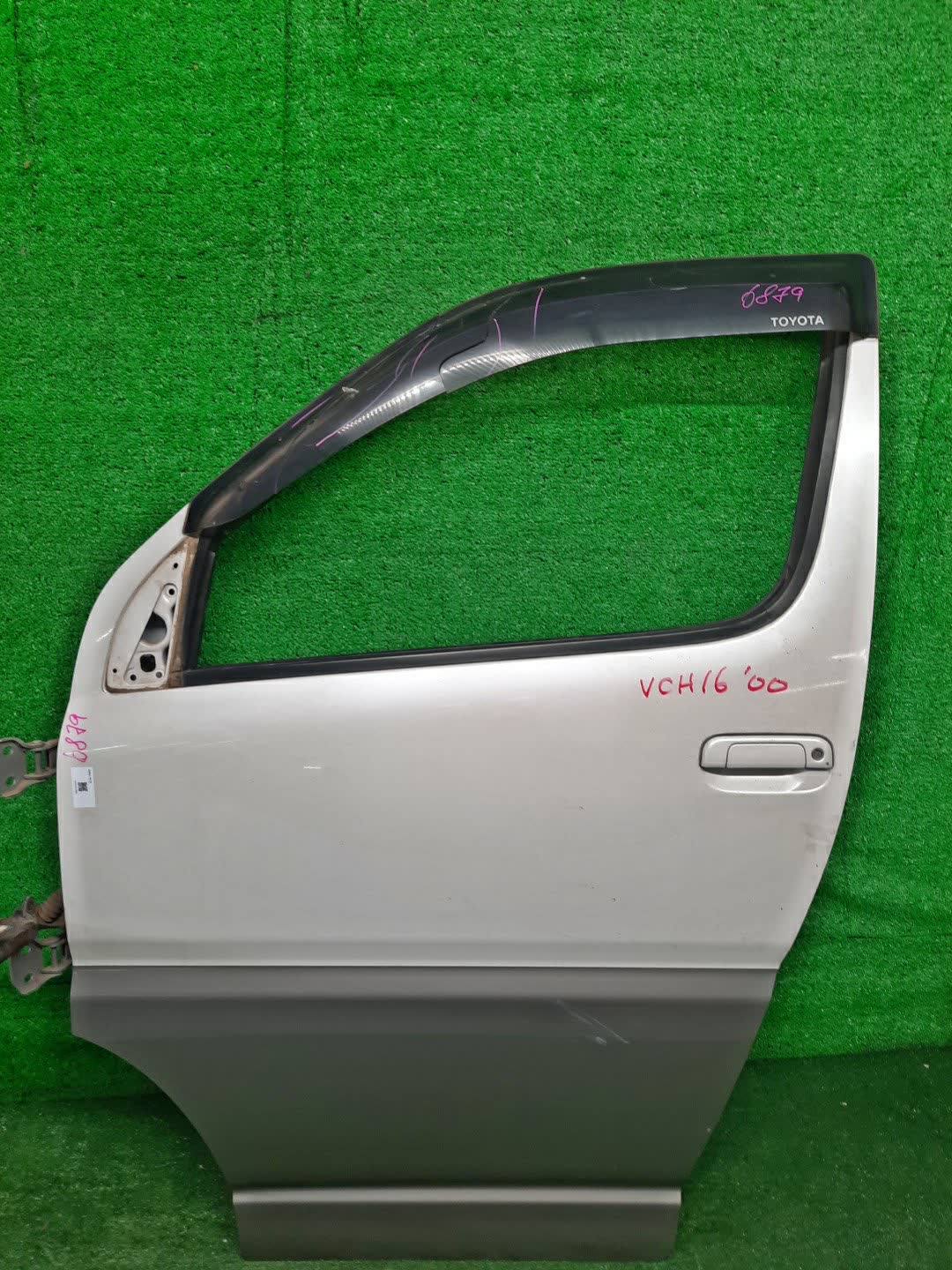 Дверь левая передняя TOYOTA GRANVIA VCH10W, KCH10W, VCH16W, KCH16W, RCH11W, KCH11W 6879 1 ракурс