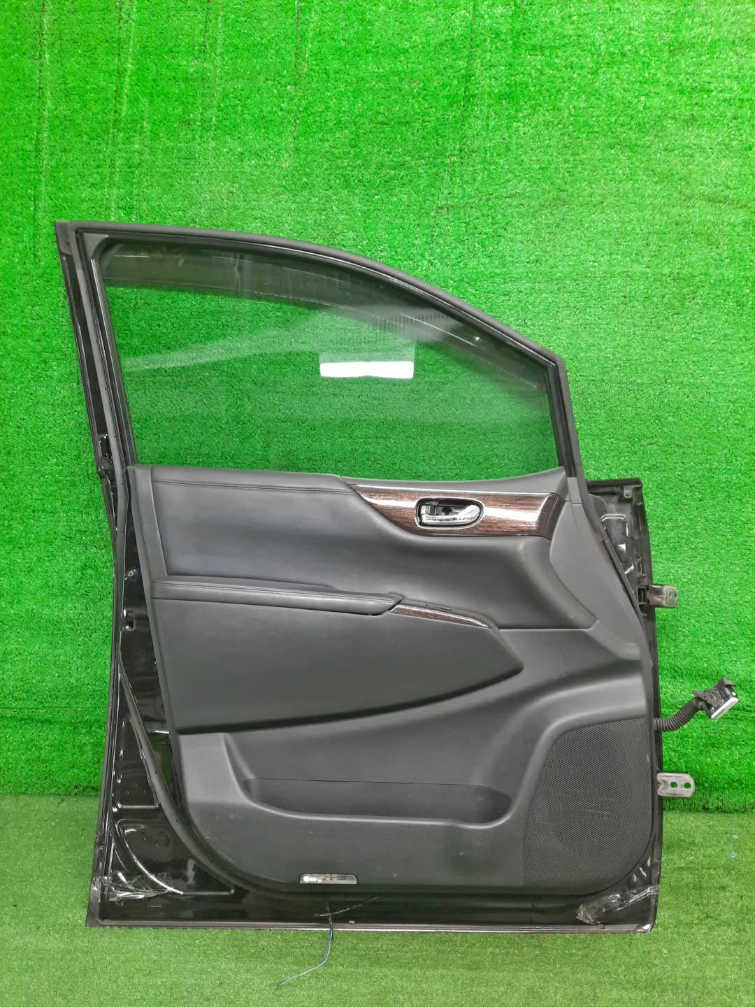 Дверь левая передняя NISSAN ELGRAND E52 8375 4 ракурс