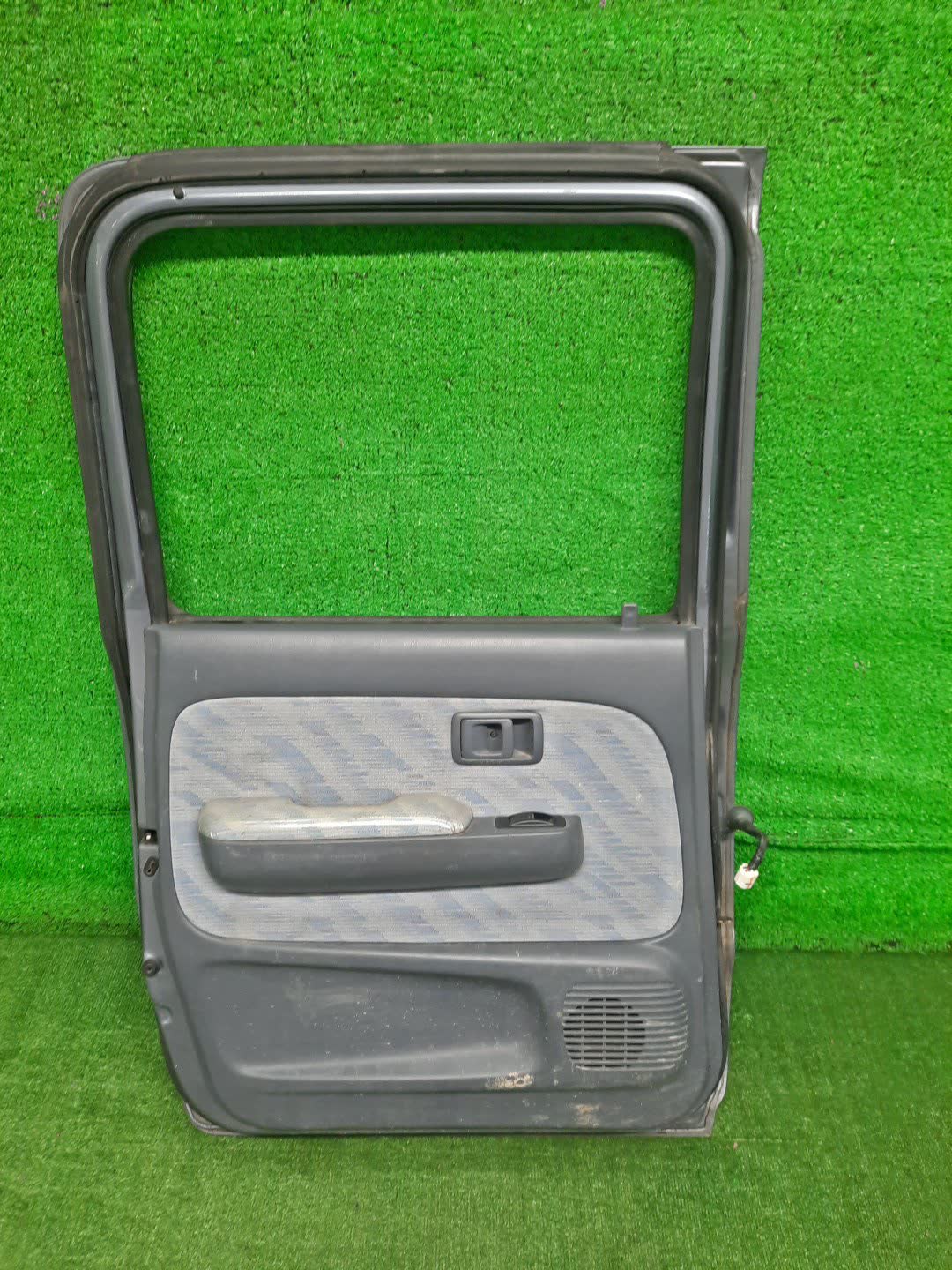 Дверь левая задняя TOYOTA HILUX RZN169 8657 2 ракурс