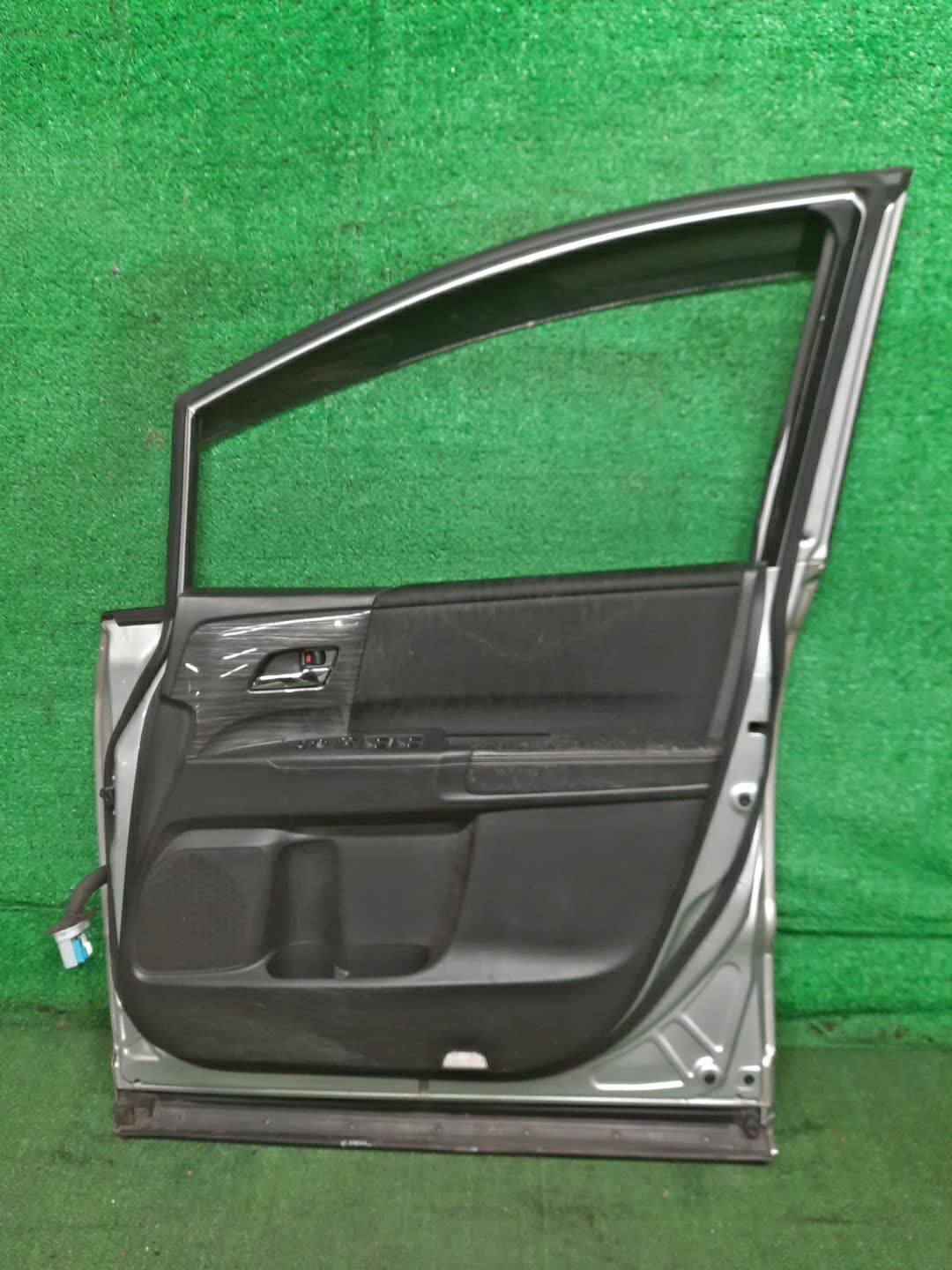 Дверь правая передняя HONDA ODYSSEY RC1 8882 3 ракурс