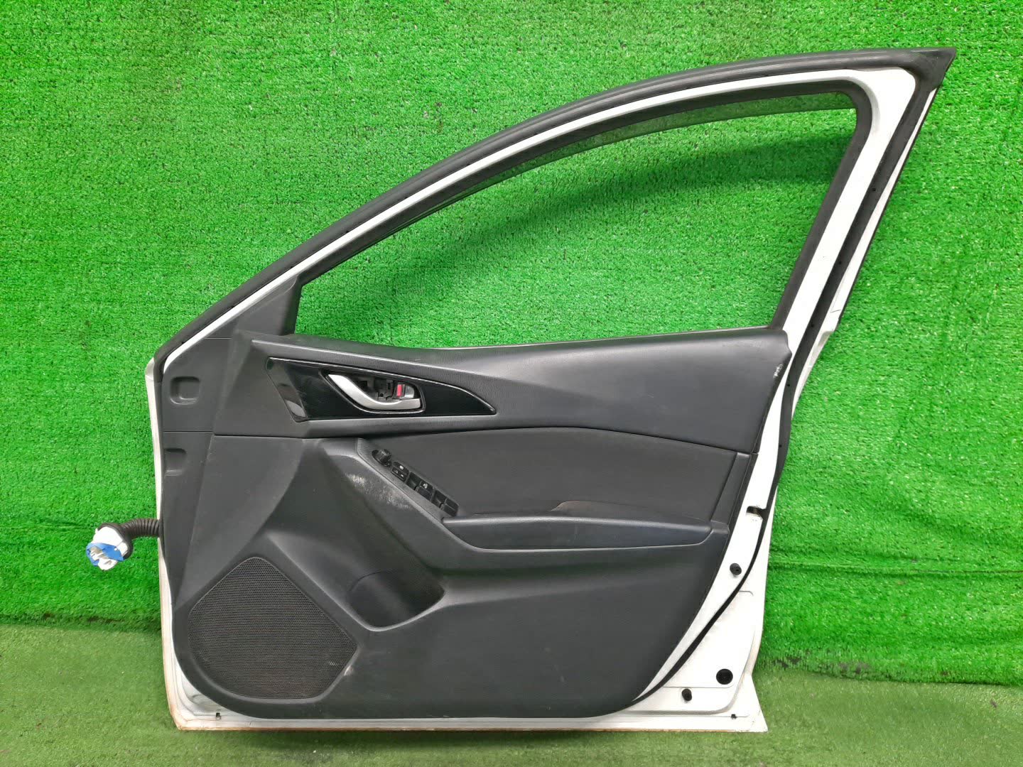 Дверь правая передняя MAZDA AXELA, MAZDA 3, 3 BMLFS, BM6FJ, BM2AS, BM2FP, BM2AP, BM5FP, BM5FS, BM5AS, BM5AP, BM2FS, BYEFP, BMEFS, BM 9764 4 ракурс