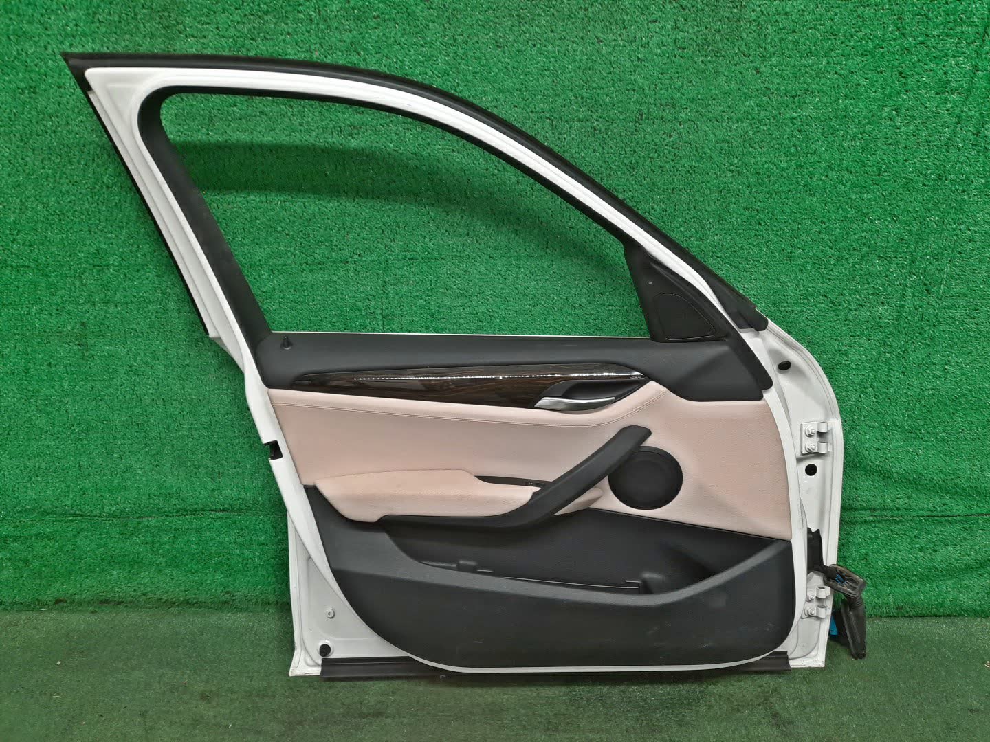 Дверь левая передняя BMW X1 E84 9988 2 ракурс