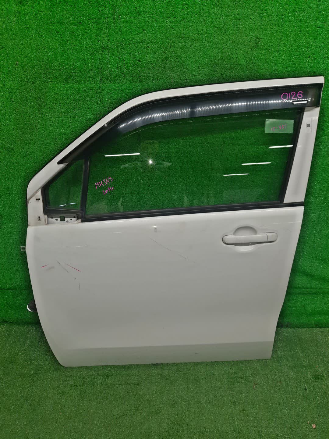 Дверь левая передняя SUZUKI WAGON R MH34S 0126 1 ракурс Дверь левая передняя SUZUKI WAGON R MH34S 0126 1 ракурс