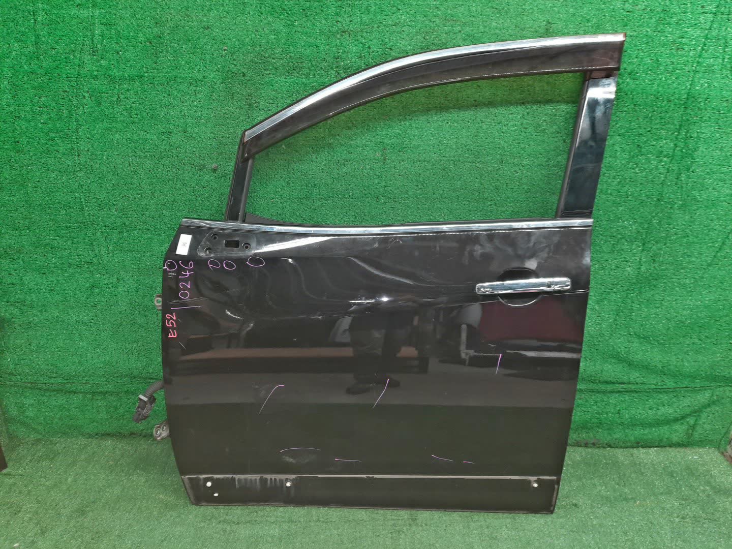 Дверь левая передняя NISSAN ELGRAND E52 0246 1 ракурс
