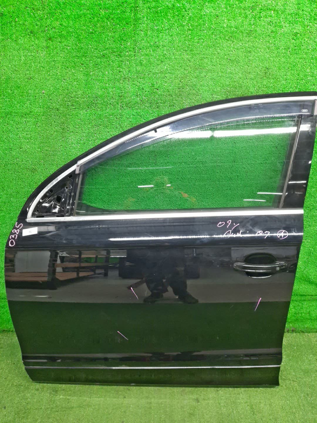 Дверь левая передняя AUDI Q7 4LB 4L0831051A 1 ракурс Дверь левая передняя AUDI Q7 4LB 4L0831051A 1 ракурс