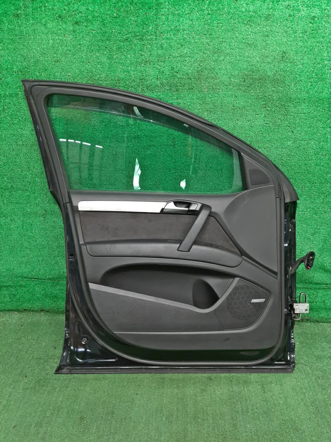 Дверь левая передняя AUDI Q7 4LB 4L0831051A 3 ракурс