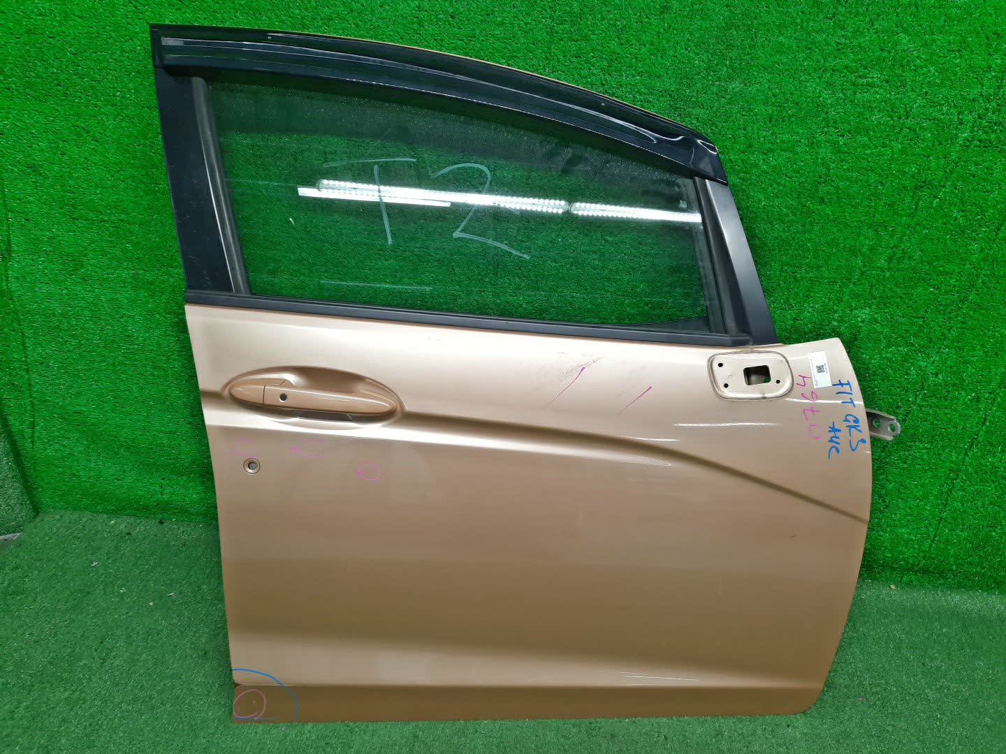 Дверь правая передняя HONDA FIT, SHUTTLE GP6, GP5, GK3, GK5, GK4, GP7, GP8, GK8, GK9 0764 1 ракурс